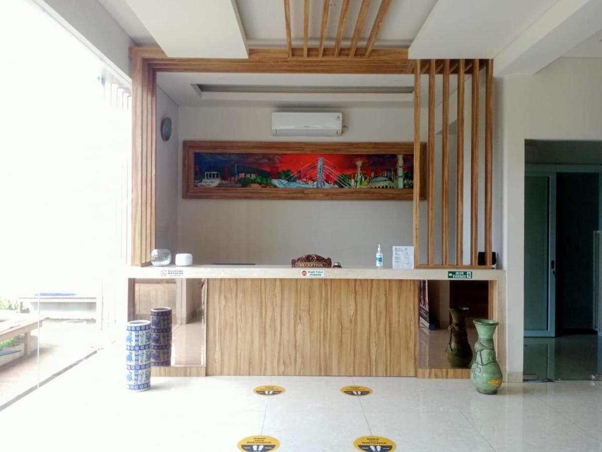 Oyo 90102 Edotel Hotel By Dbest Hospitality Bandung Exterior foto